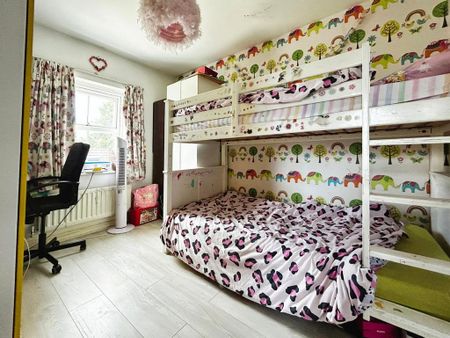 3 bedroom end of terrace house to rent - Photo 5