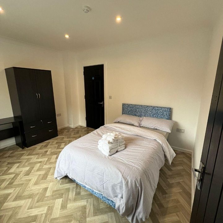 7 Bed Terraced House, Deane Road, L7 - Photo 2