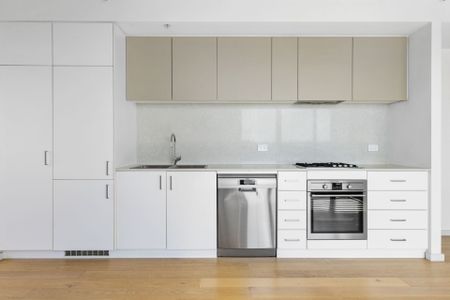 Modern 2-Bed Apartment with Stunning Views on the Rivers-edge! - Photo 4