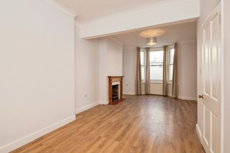 5 Bed Terraced House, Afghan Road, SW11 - Photo 2