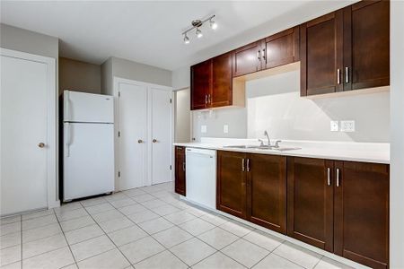 4827 48 Street Northwest, Calgary - Photo 5