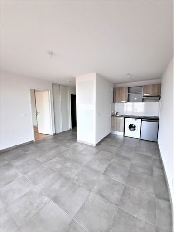 Location Appartement 2 pièces 42m² BASSENS 33530 - Photo 2