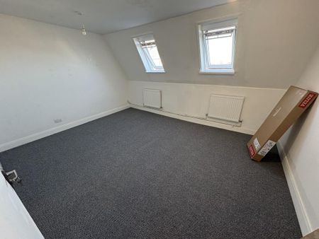 3 bedroom apartment to rent - Photo 3
