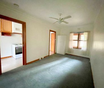2/6 Stradling Avenue, Geelong - Photo 5