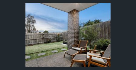 Spacious Contemporary Family Living in Prime Doncaster Location - Photo 5