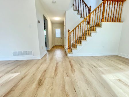 For Lease - 69 D'ambrosio Drive, Barrie, Ontario - Photo 4