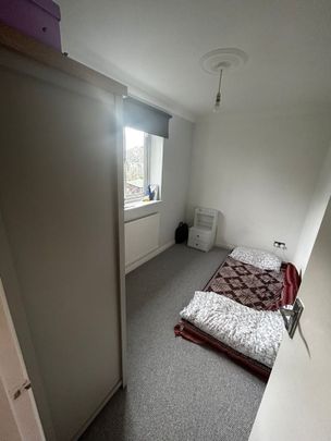 2 Bed Maisonette, Sandhills, SM6 - Photo 1