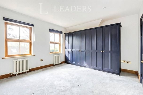 4 bedroom house to rent Cowfold Road, Bolney, Haywards Heath, RH17 - Photo 1