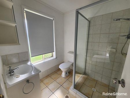 4 Bed Family Home - Photo 2
