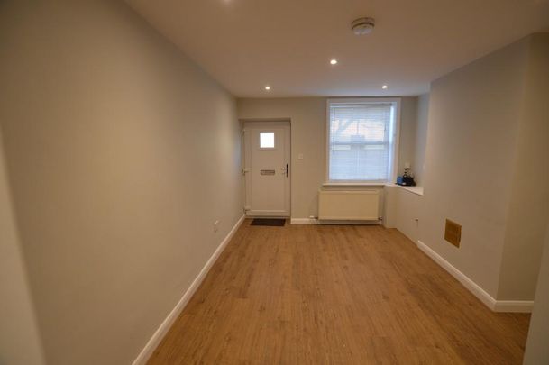 2 bedroom end of terrace house to rent - Photo 1