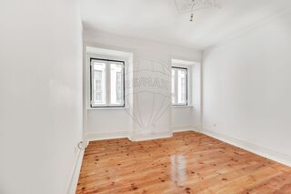 Apartment Duplex 3 bedrooms for rent São Mamede Lisboa - Photo 1