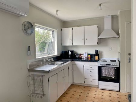 Cosy 2-Bedroom House in Hastings - Photo 2