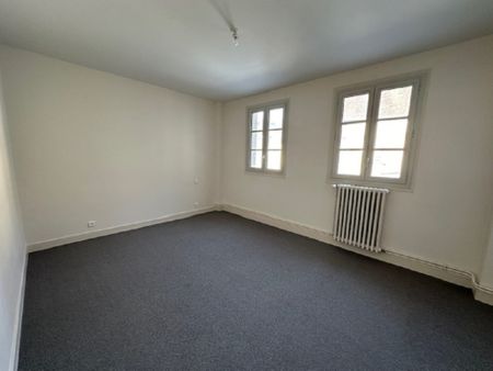 Location Appartement 3 pièces 132m² ILLIERS COMBRAY 28120 - Photo 5