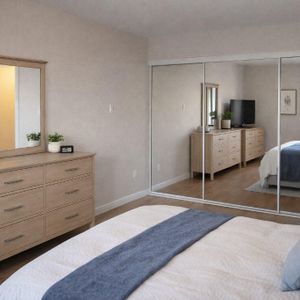 4 1/2 SITUÉ DANS UN SECTEUR PAISIBLE - ENTIÈREMENT RÉNOVÉ - 1425$/MOIS TOUT INCLUS, DISPONIBLE POUR MAI, JUIN OU JUILLET - Photo 2