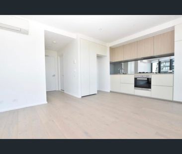 New Listing - Photo 3