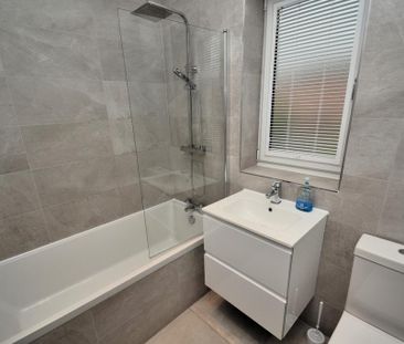 2 bedroom semi-detached house to rent - Photo 3