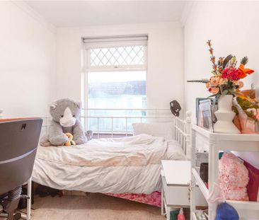 5 bedroom end of terrace house to rent - Photo 3