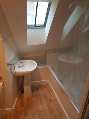 2 bedroom flat to rent - Photo 4