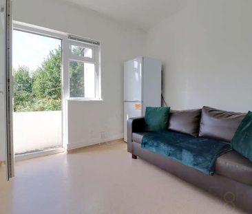 Milner Road, Brighton, BN2 - Photo 2