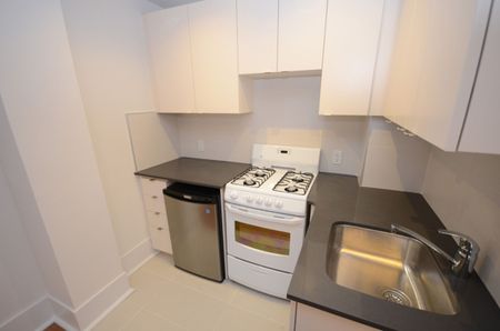 160 Huron Street - Photo 5