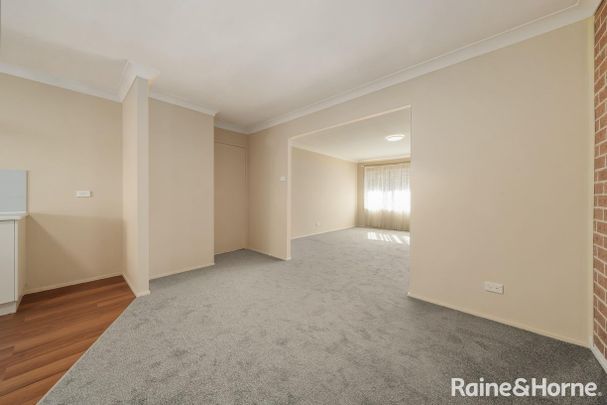 Charming 2-Bedroom Villa in Convenient Ingleburn Location - Photo 1