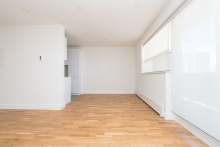 365 Eglinton Avenue East - Photo 2