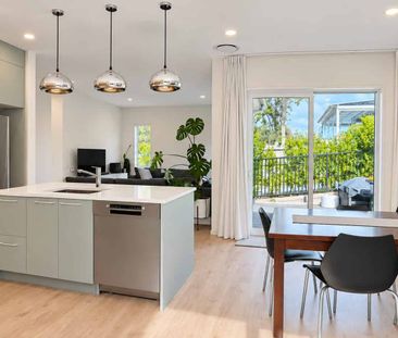 Beautiful Family Home - Photo 4