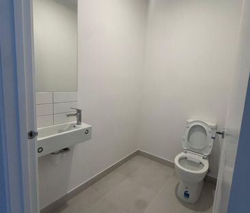 18 Riverly Grove, Officer - Photo 1