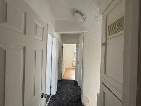 3 bedroom semi-detached house to rent - Photo 2