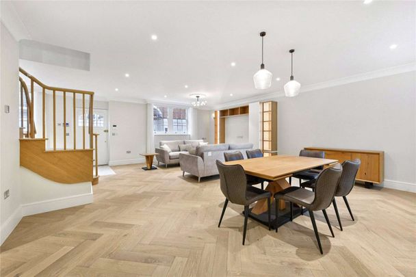 A newly developed, exceptional three-bedroom home in the heart of Marylebone Village. - Photo 1