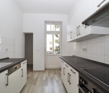 mitten auf dem Schloßberg • 2 Zimmer • neues Laminat • mit Balkon •... - Photo 3