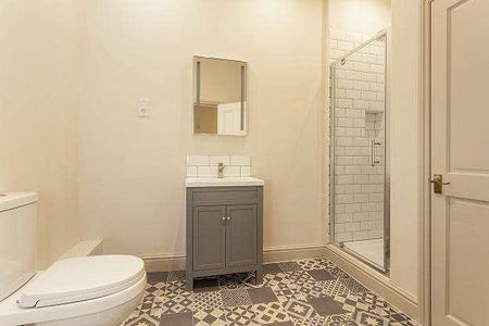 An attractive Victorian property located in the heart of the village of Pontrilas boasting a modern renovation complimenting period features from the original b - Photo 5