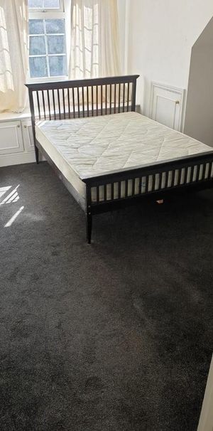 1 bedroom in a house share to rent - Photo 1