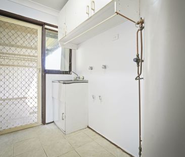 Spacious 3-Bedroom Family Home in Sought-After Bonnyrigg Heights Lo... - Photo 1