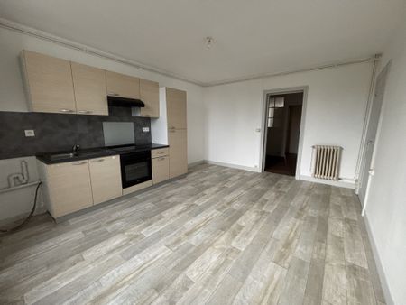 Location Appartement 3 pièces 59m² CHARLIEU 42190 - Photo 5