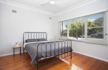 Ettalong Beach - Photo 4