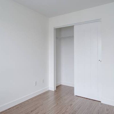 ONE MONTH FREE Pet-Friendly Cloverdale Modern Living! 2B+Den 950+ sqft - Photo 3