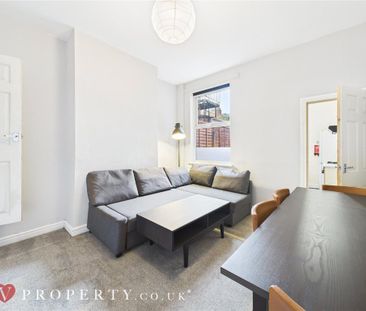 4 bedroom terraced house to rent - Photo 2