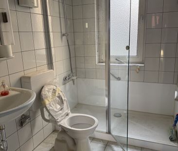 Mitten in der Stadt neu renoviert, kleiner Balkon! - Photo 1