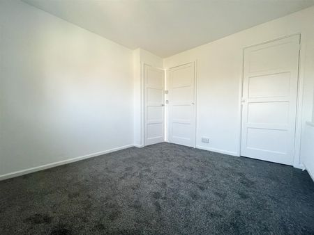 Southfield, Polegate - Photo 2