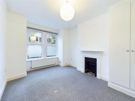 2 bedroom maisonette to rent - Photo 5