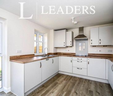 4 bedroom detached house to rent - Photo 2