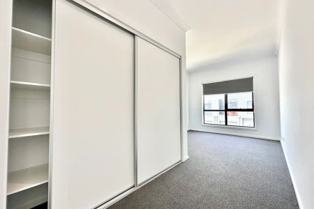 “Modern Home-Berwick” - Photo 2