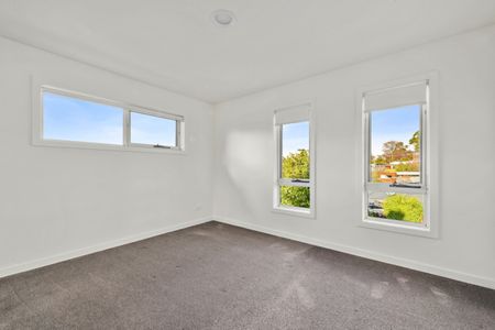 Modern Townhouse with Convenient Living in South Launceston - Photo 3