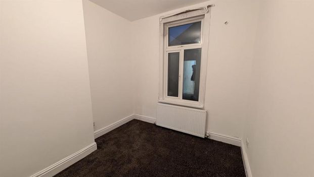 4 bedroom terraced house to rent - Photo 1
