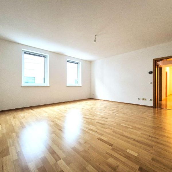 Hessenplatz! Schöne, gepflegte Wohnung mit Balkon, 85 m² WNFL im 1. OG mit Lift, Garage optional! Landstraßennähe! - Foto 1