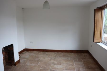 4 bedroom semi-detached house to rent - Photo 5