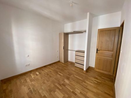 Location Appartement 3 pièces 61m² MONTAUBAN 82000 - Photo 3