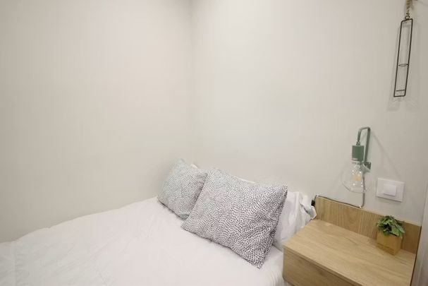 Carrer de la Riera de Sant Miquel, Barcelona, Catalonia 08006 - Photo 1