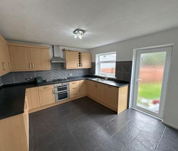 2 bedroom end of terrace house to rent - Photo 5
